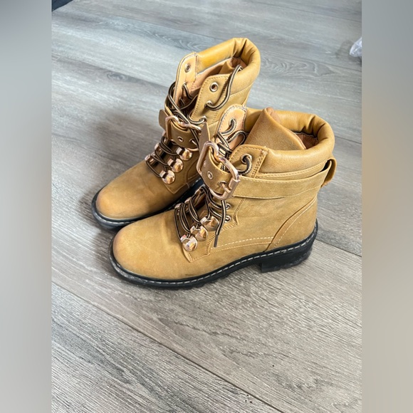 Seven7 boots - Picture 2 of 2